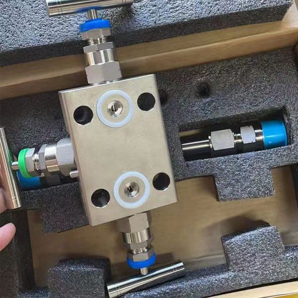 Use of 3 Valve Manifolds