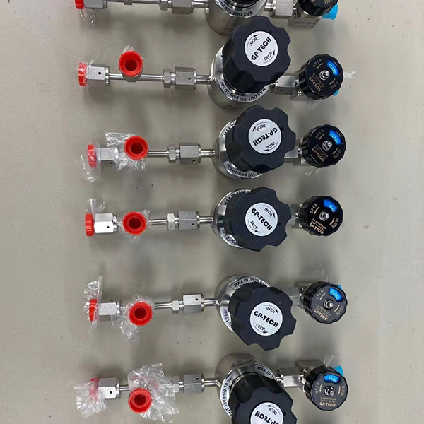 Using the UHP Pressure Control Gas Stick