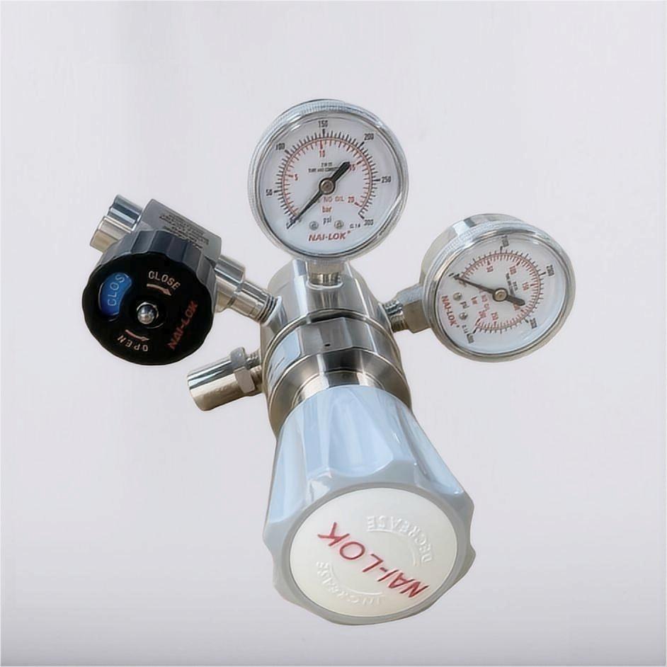 Pengatur Tekanan Dua Peringkat NAI-LOK NR31 – 1/4" FNPT 3500 psi Tekanan Tinggi 5 Port dengan Injap Pelega & Diafragma Lanjutan