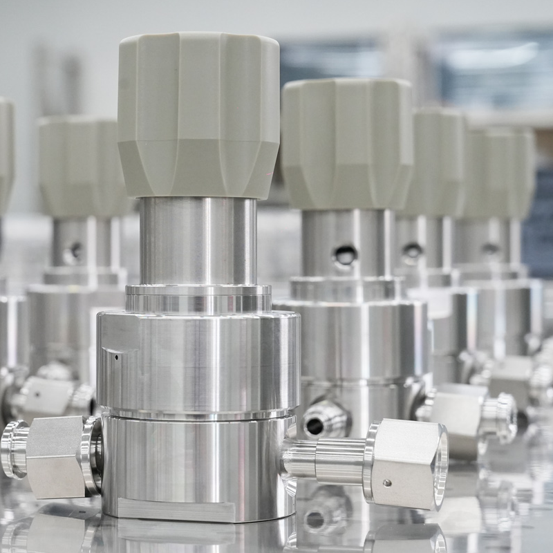 NAILOK Single stage tied diaphragm pressure regulator for UHP applications