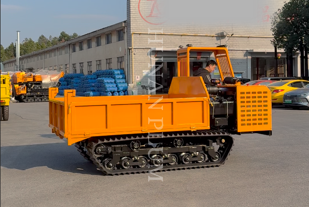 tracked dump trucks for emergency rescue flood control and earthquake response