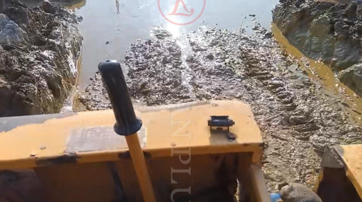 safe transport methods for tracked dump trucks