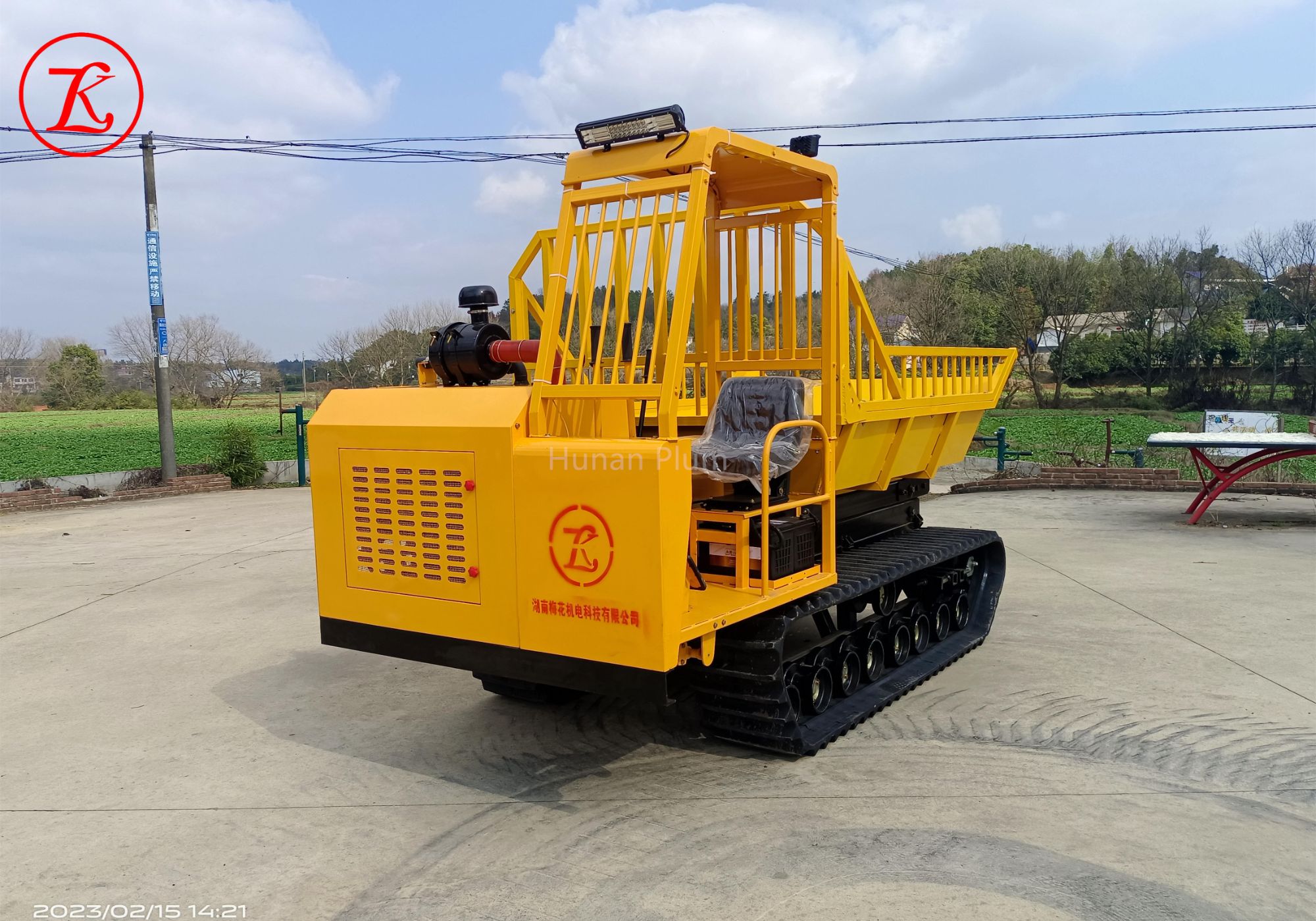 Prìomh fheart de 5 TON Scissor Lift Crawler Dumper