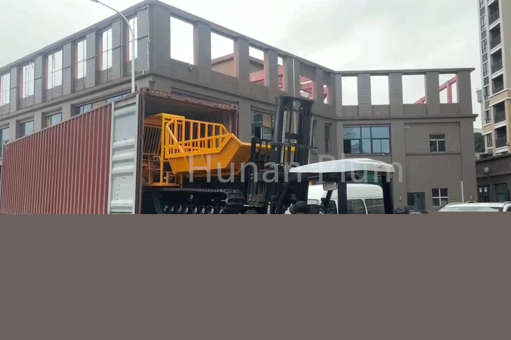 Application of Hunan Plum Crawler Dumper