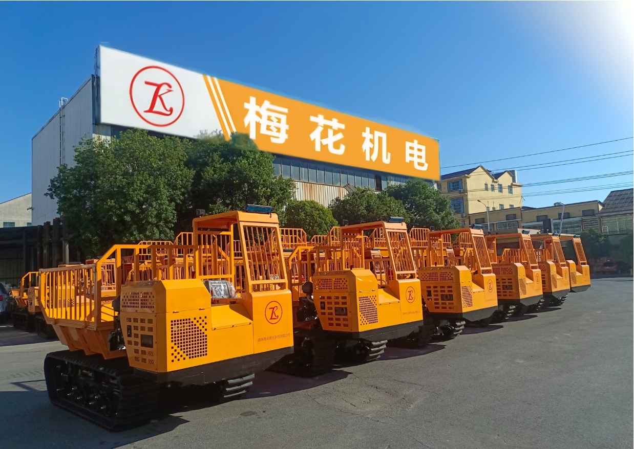 One minute to show you how the [HUNAN PLUM] tracked dump truck easily conquers difficult terrain.