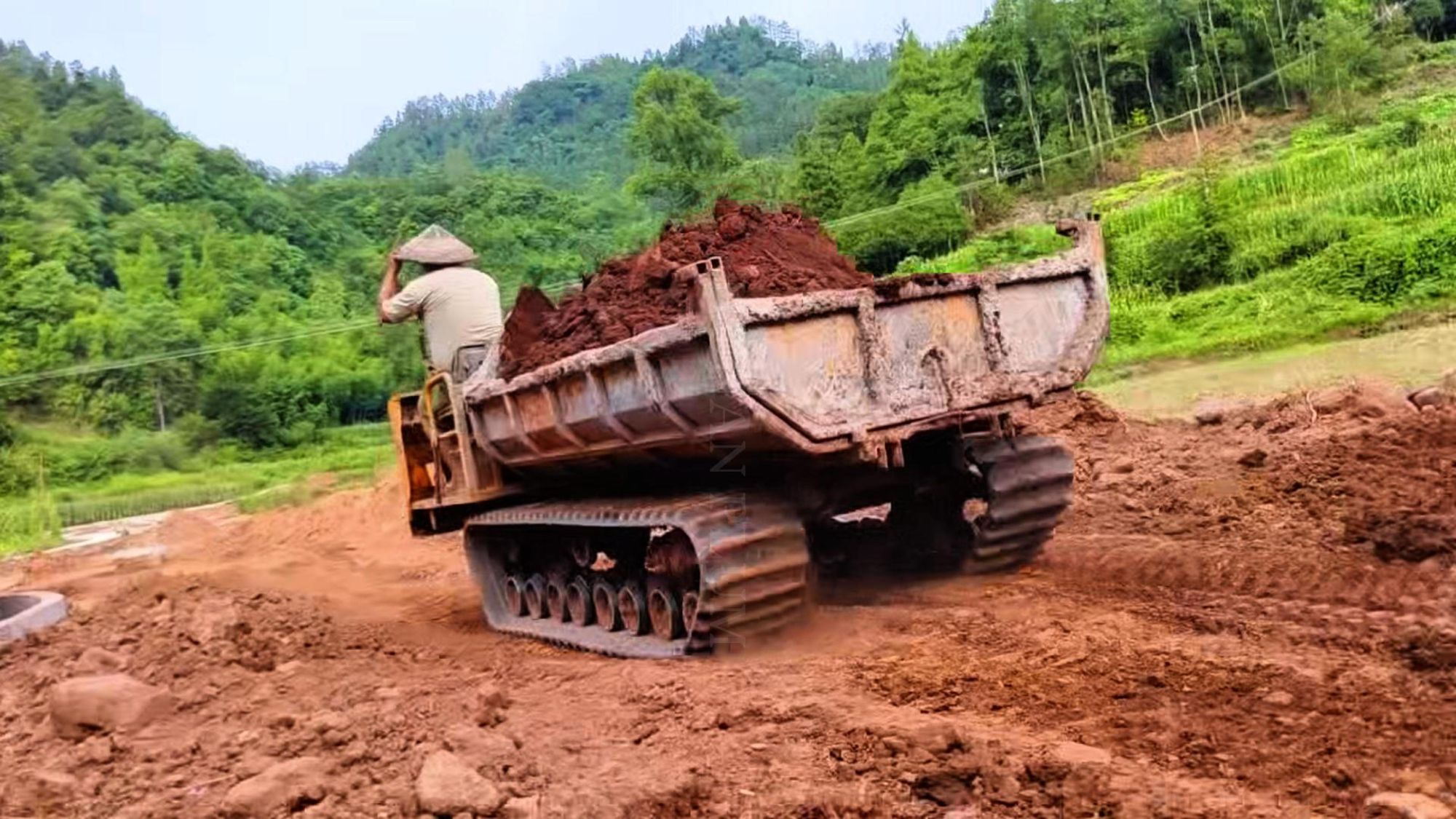 Beyond Tires: Why Smart Contractors Choose Tracked Dump Trucks for Unstable Terrains
