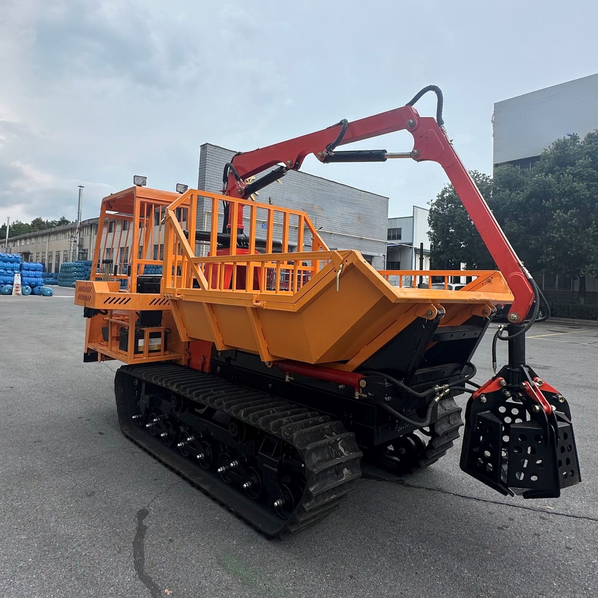 Equipped with  Crane Grab 5000kg Crawler Dumper