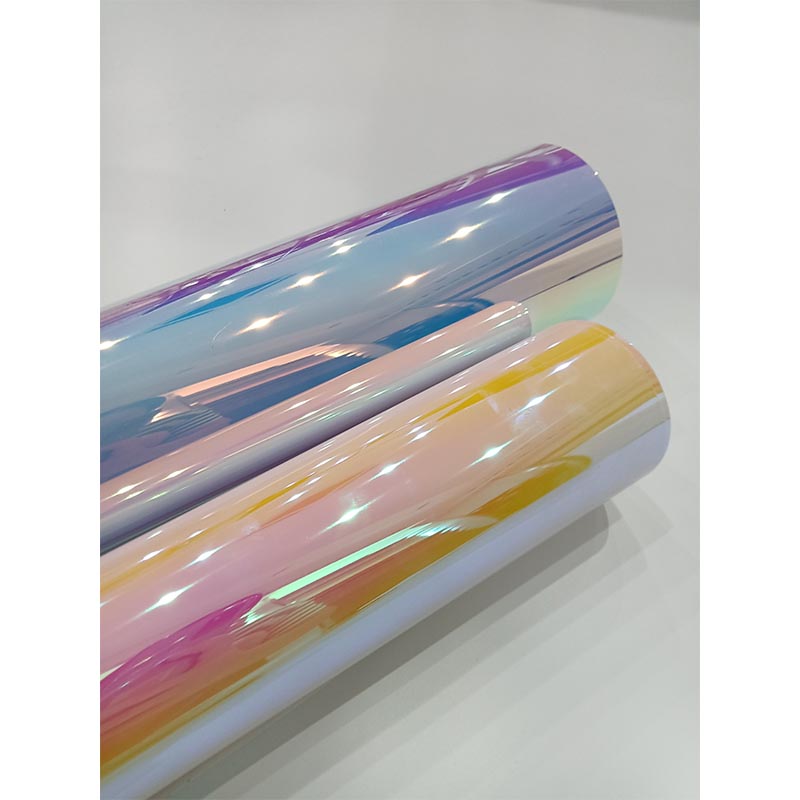 Шарени ПЕТГ филм за купатило са намештајем од зидних плоча