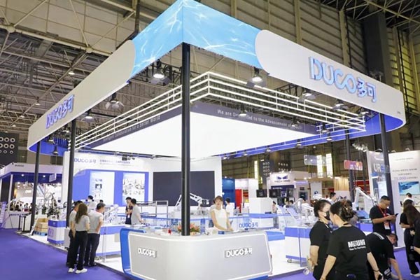 Izvješća o izložbi kolaborativne robotike DUCO