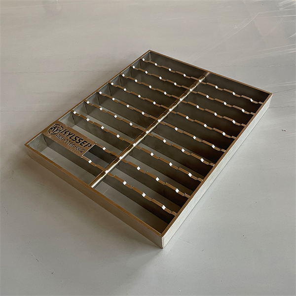 Grilë llogore prej çeliku inox elegant dhe moderne për çdo arkitekturë
