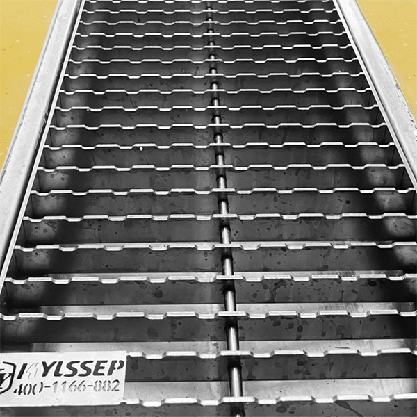 Grilë kanali prej çeliku inox rezistente ndaj korrozionit dhe higjienike