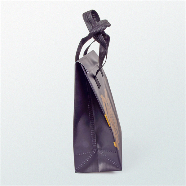 Save money with bulk discounts on non-woven d cut bags
