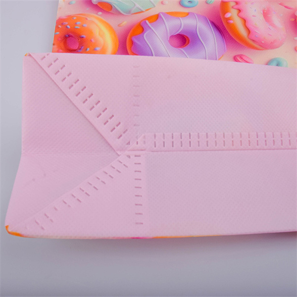 Reduce waste with reusable shopping bags that look great on-the-go!