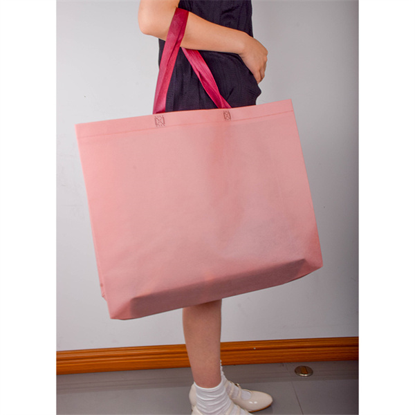 Small Gift Bags That Are Good for the Plane