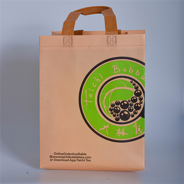 The Benefits of Switching to Eco-Friendly Bag Materials for Businesses and Consumers Alike