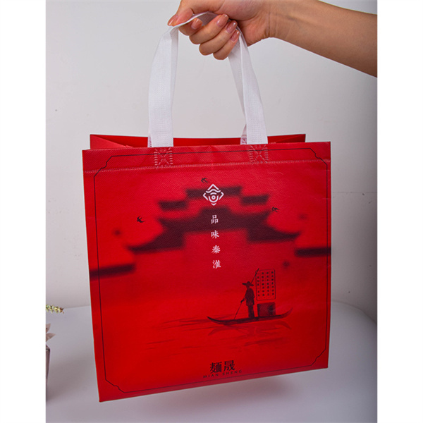 How Reusable Bags Can Make a Difference