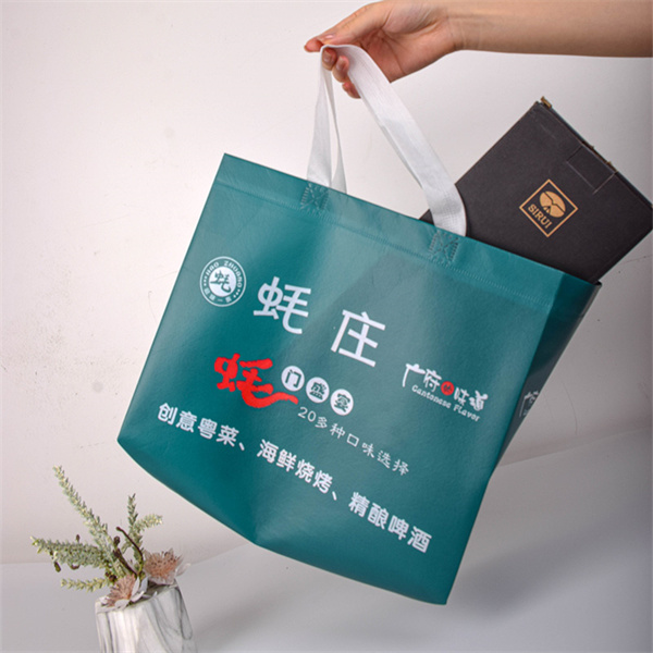 Elevate Your Style and Consciousness with Eco-Friendly Tote Bags
