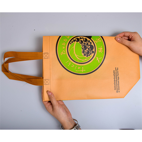 Embrace the autumn season and sustainability with reusable shopping bags.