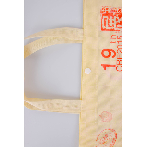 Eco-Friendly Shopping Made Easy with a Foldable Grocery Tote