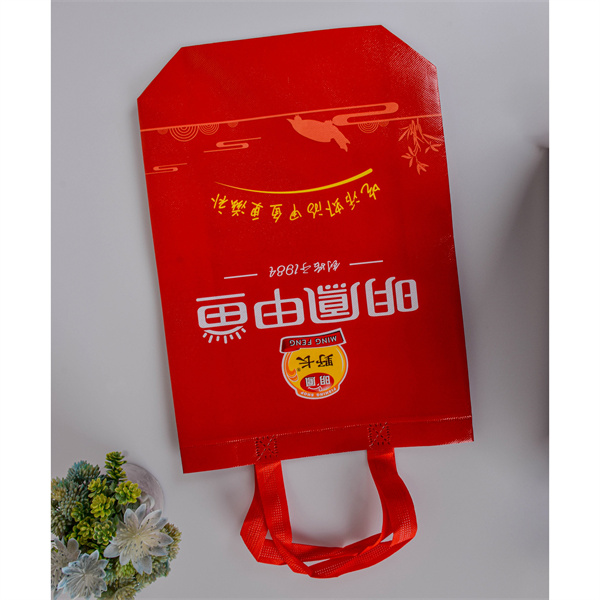 Our fun fruit-shaped shopping bags