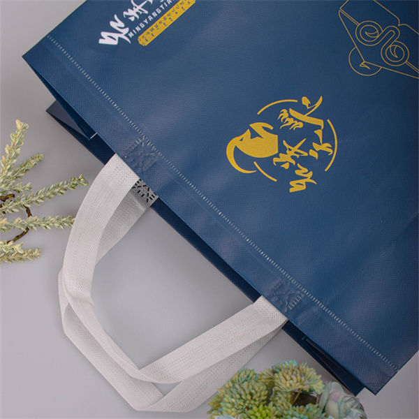 Nature-inspired handmade bags that won't harm the planet.
