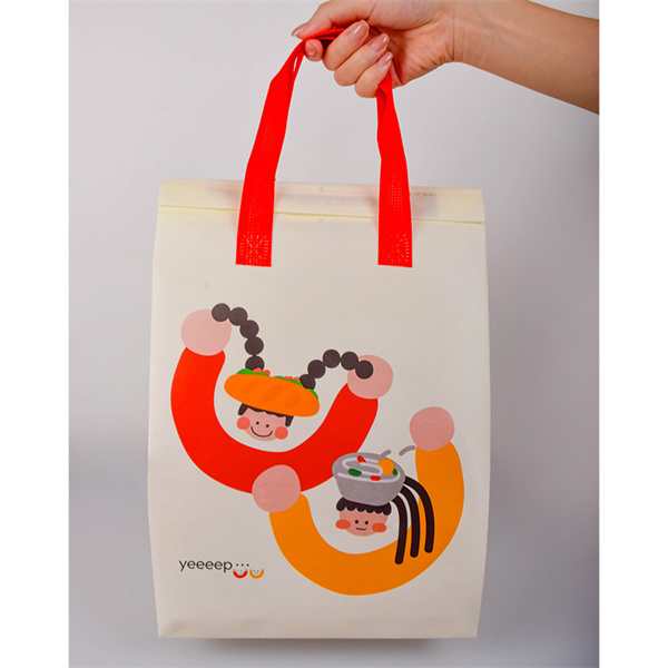 Faites une déclaration avec notre sac fourre-tout élégant et durable