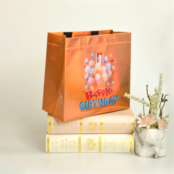 How laminated non woven polypropylene offers both durability and design options.