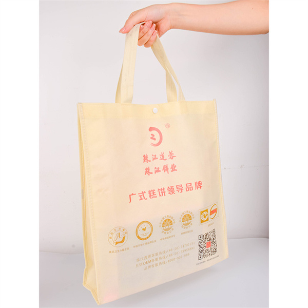 Tote your groceries with ease using a foldable shopping bag