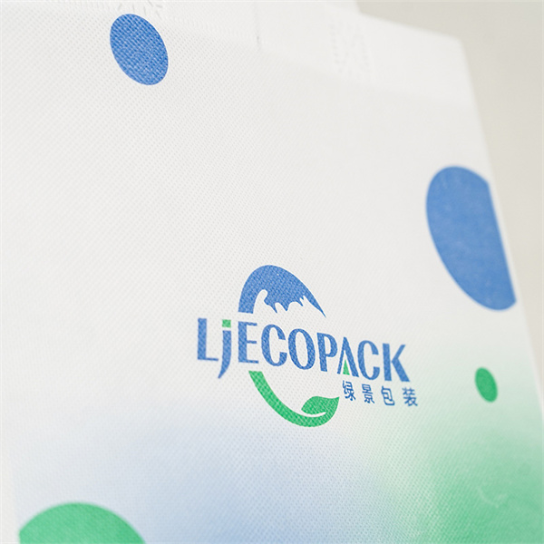 Always prepared with mini reusable bags in your pocke