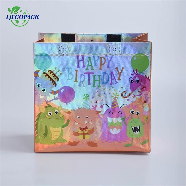 Non Woven Bag Roll for Retailers and Manufacturers