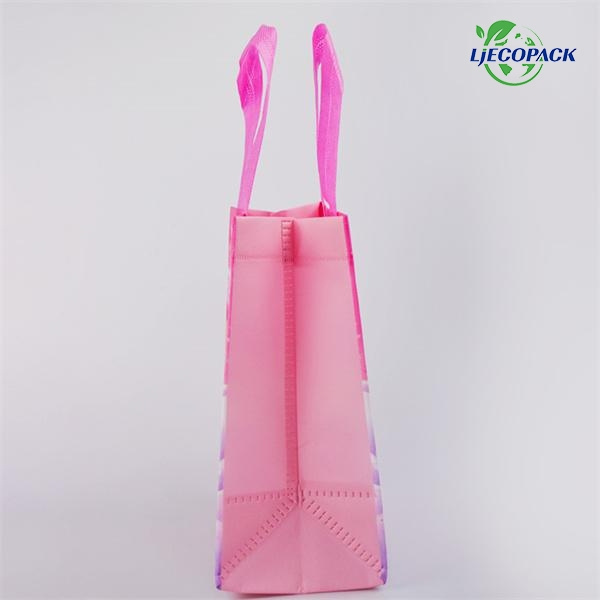 Elevate Your Brand with Non Woven Bag Screen Printing