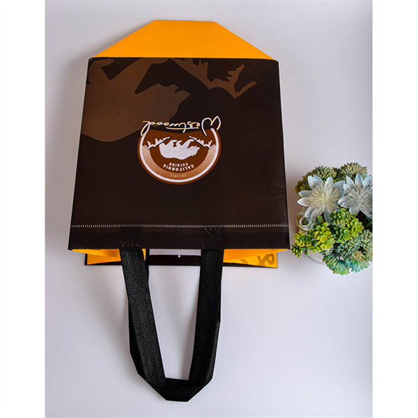 Fashionable Non Woven White Bag That Suits Any Style