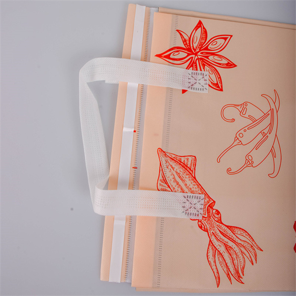 Make a statement with personalized reusable bags