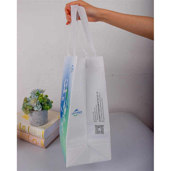 These reusable bags are your must-have accessory.