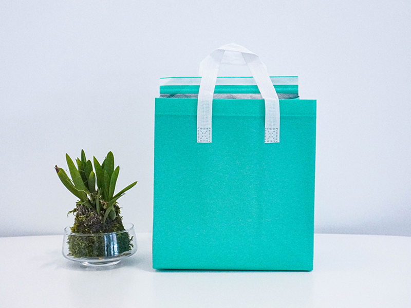 how insulated bags help maintain temperature during transport