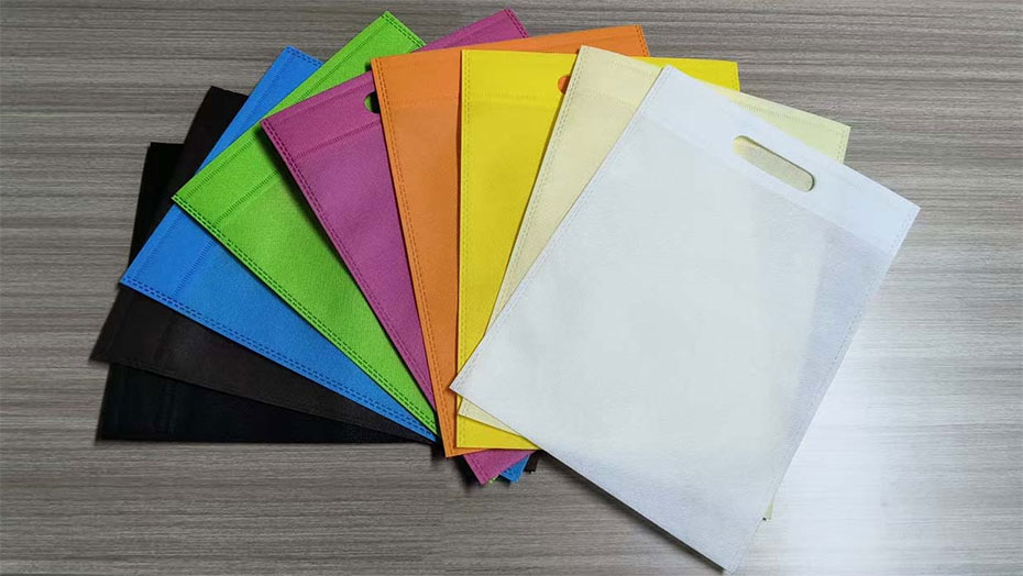 Non-Woven D-Cut Bag