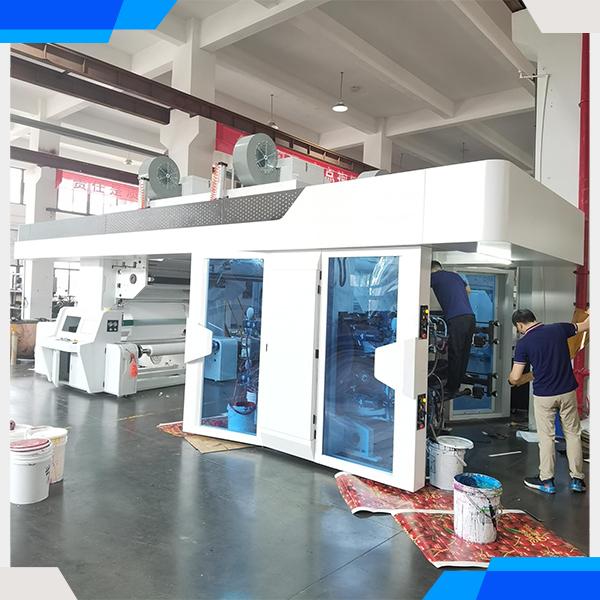 Enhancing print quality with a 4-6 color flexographic printing machine