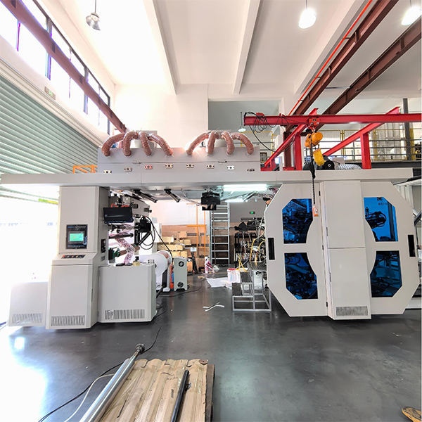 From food packaging to medical products, 6 color roll to roll polyethylene is a versatile material that can meet the needs of many different industries.