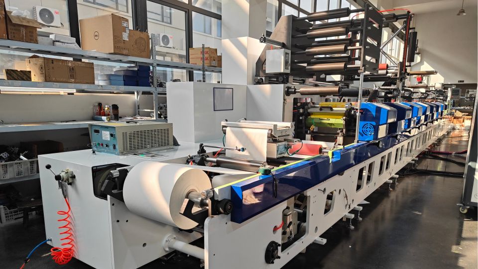 配图1-Label Printing Machine for Water Bottle Labels