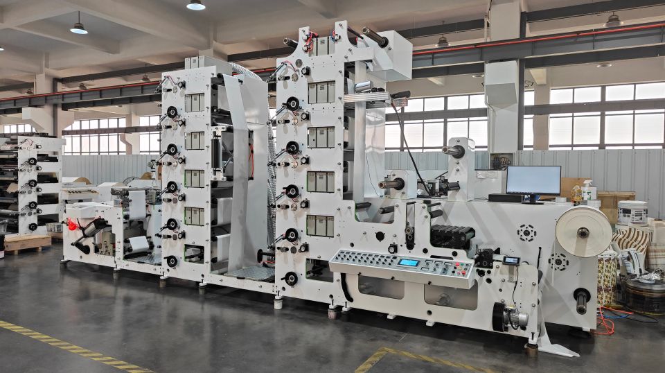 配图1-Flexo Printing Machine for Water Bottle Labels