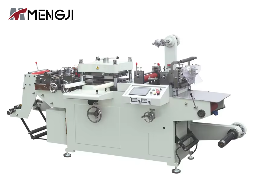 Automaattinen stanssauskone itseliimautuvalle tavaramerkille