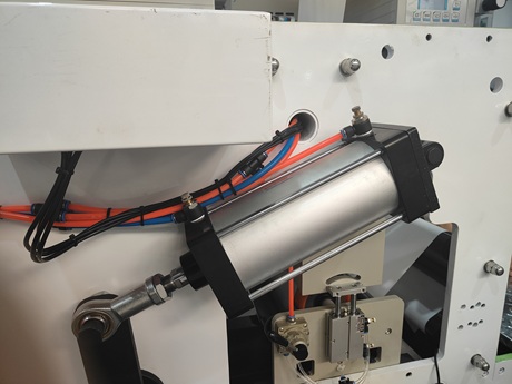 -Auto Web Guiding System of Stack Type Flexo Press for Plastic Film Unwinding Unit 2