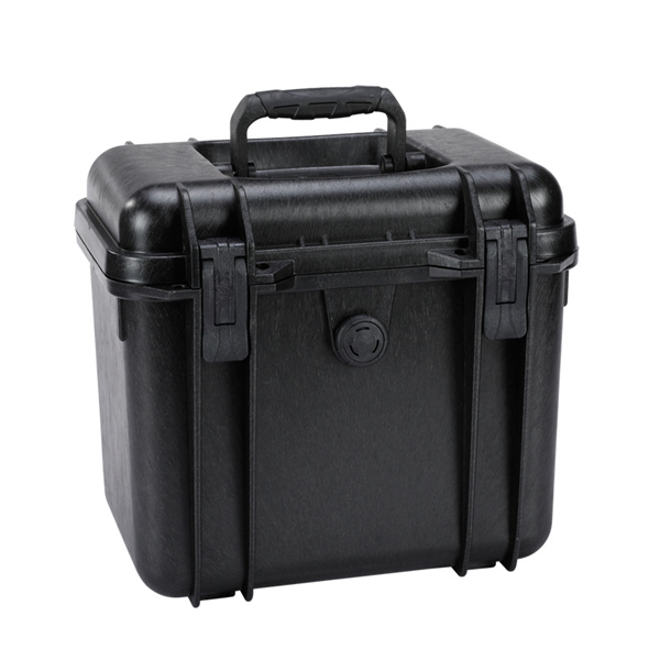 Ensure your lenses stay clean and secure with a high-quality carrying case