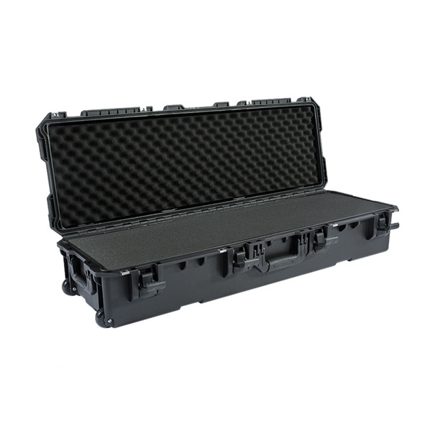 Lightweight and portable plastic gun case for easy transpor