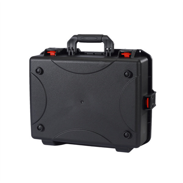 Store not only your camera, but also accessories and memory cards in this small hard case.