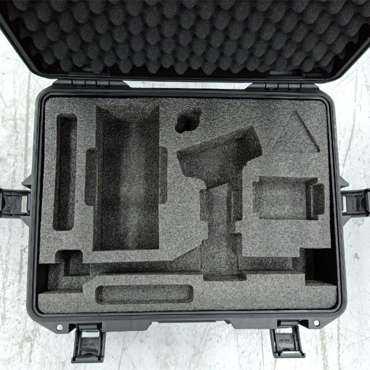 What are the differences between EVA and XPE liners in a safety protective case?