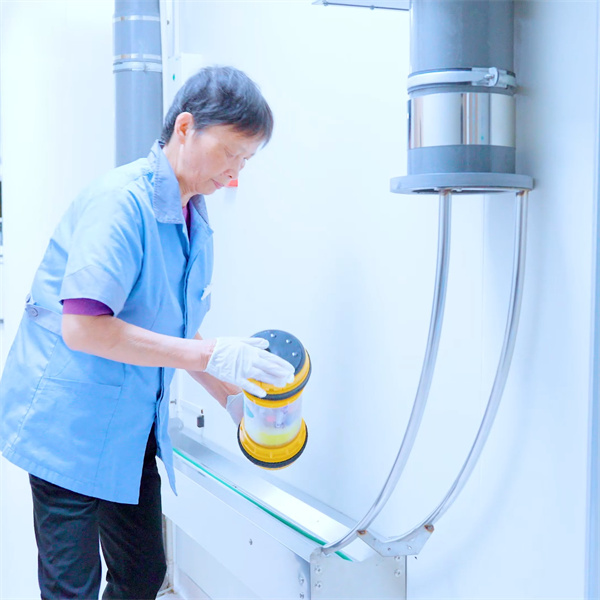 The hidden network of hospital tube systems