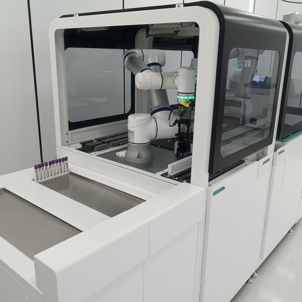 What to Consider When Choosing Lab Automation Robots for Your Facility
