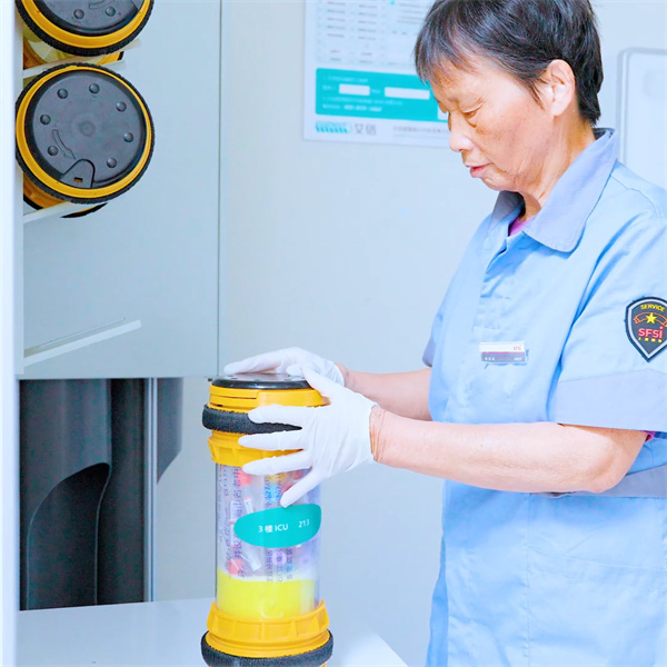 The Benefits of Implementing Pneumatic Tubes in Hospital Settings