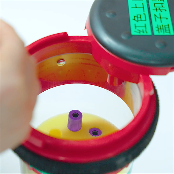 The benefits of pneumatic tube systems in the lab.